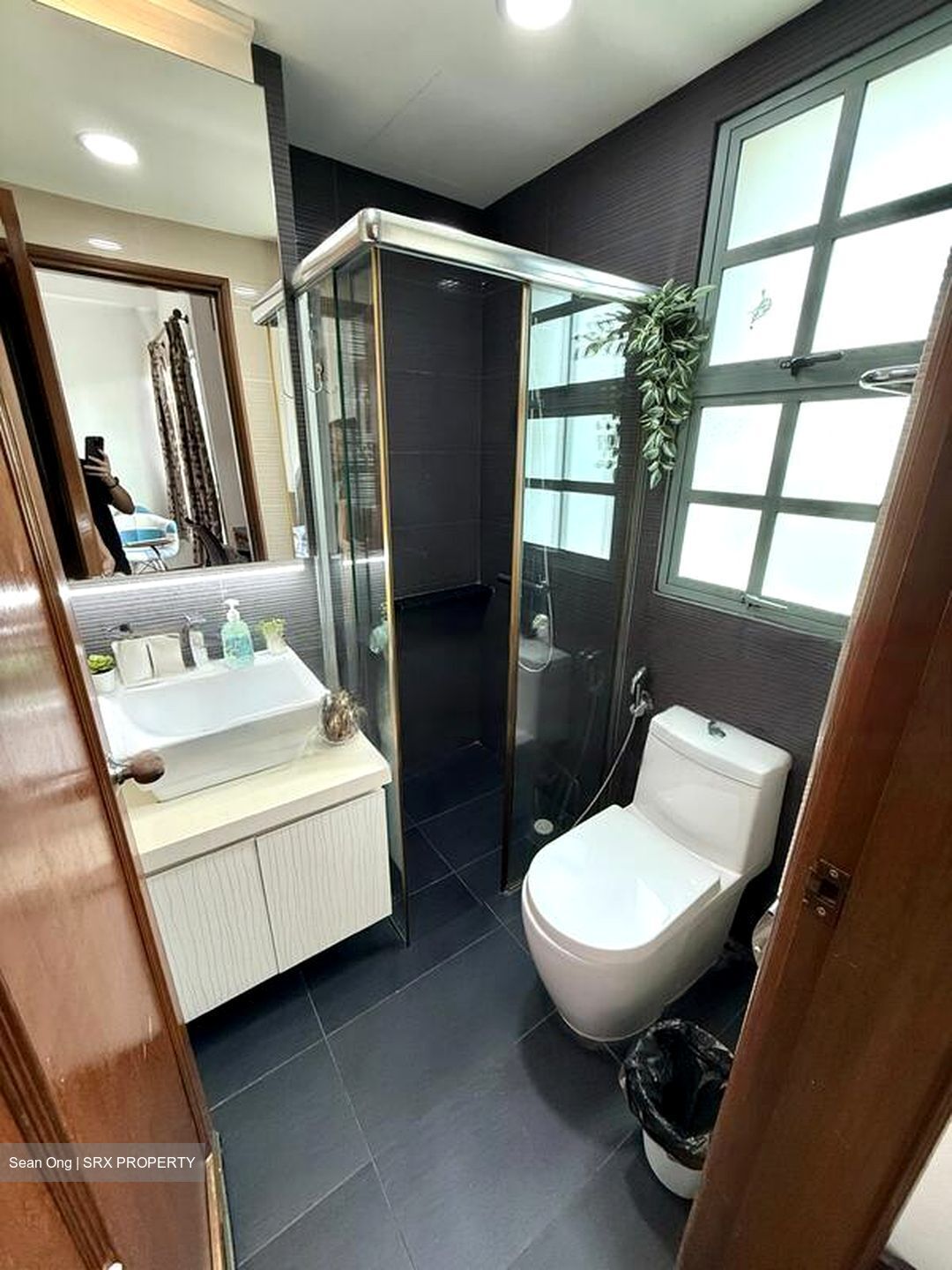 Gold Coast Condo (D5), Condominium #458005021